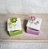 Scatolina con fiori colorati